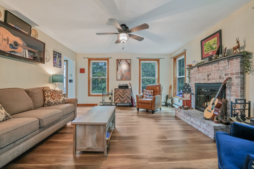16 Gulf Hill Dr