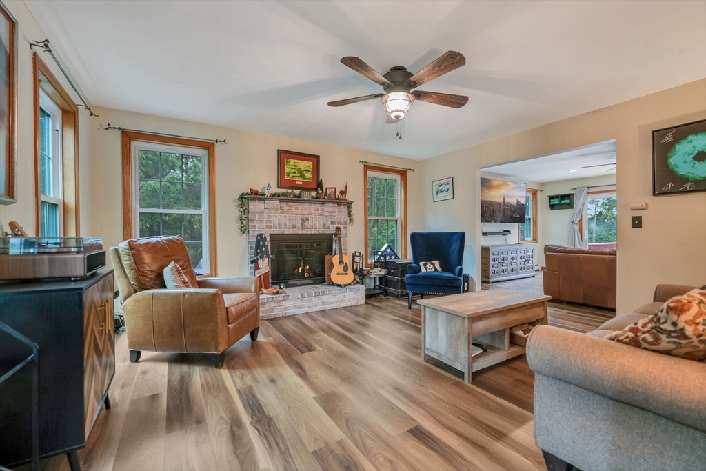 16 Gulf Hill Dr