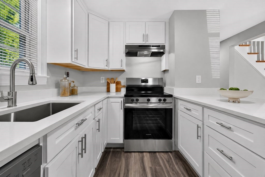 20 Vaughn Ct, Stoughton, MA, 20 Vaughn Ct, Stoughton, MA Photo #3