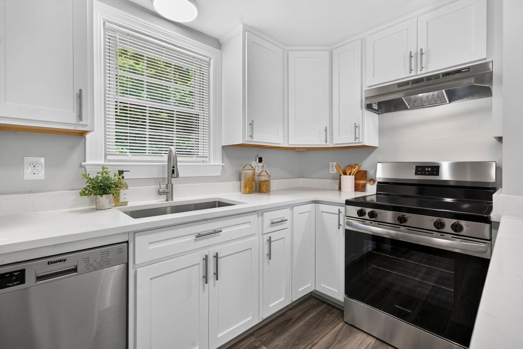 20 Vaughn Ct, Stoughton, MA, 20 Vaughn Ct, Stoughton, MA Photo #4