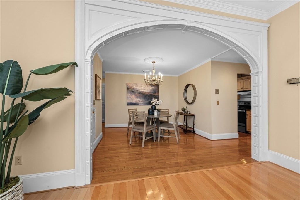 403 Marlborough St 9