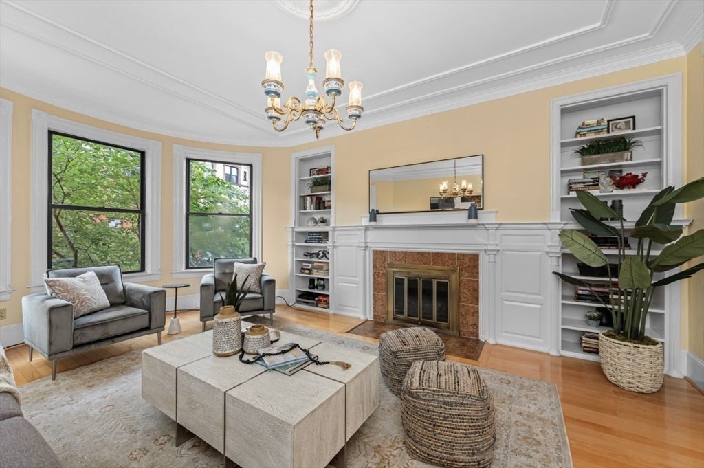 403 Marlborough St 9