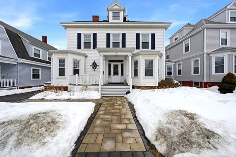 Photo of 15 Grosvenor Park, Lynn, MA 01902 (MLS # 73484158)