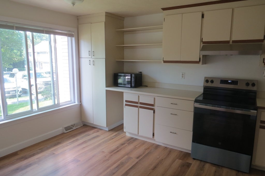 14 Hartshorn Pl #14, Walpole, MA, 14 Hartshorn Pl #14, Walpole, MA Photo #3