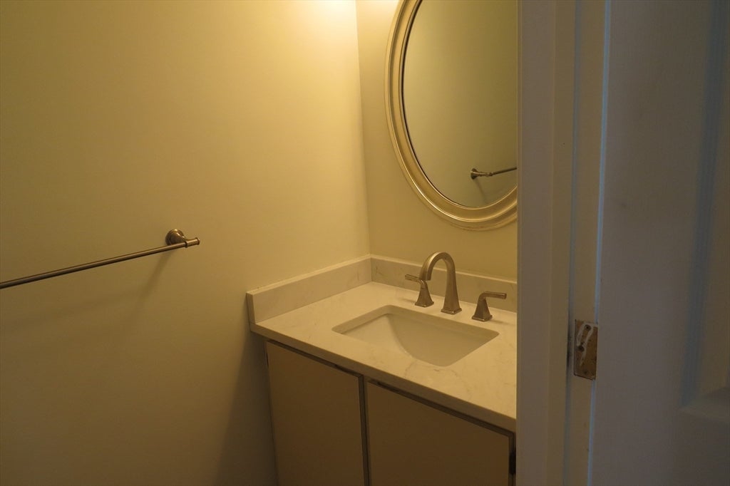 14 Hartshorn Pl #14, Walpole, MA, 14 Hartshorn Pl #14, Walpole, MA Photo #5