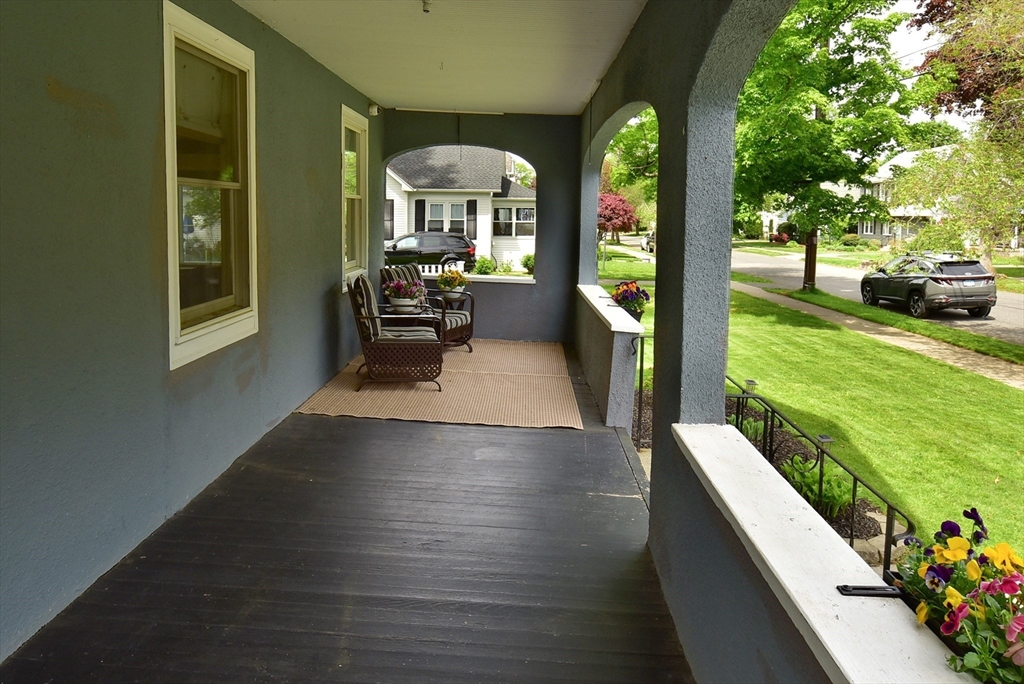 105 Edgewood Ave, Longmeadow, MA Photo #4