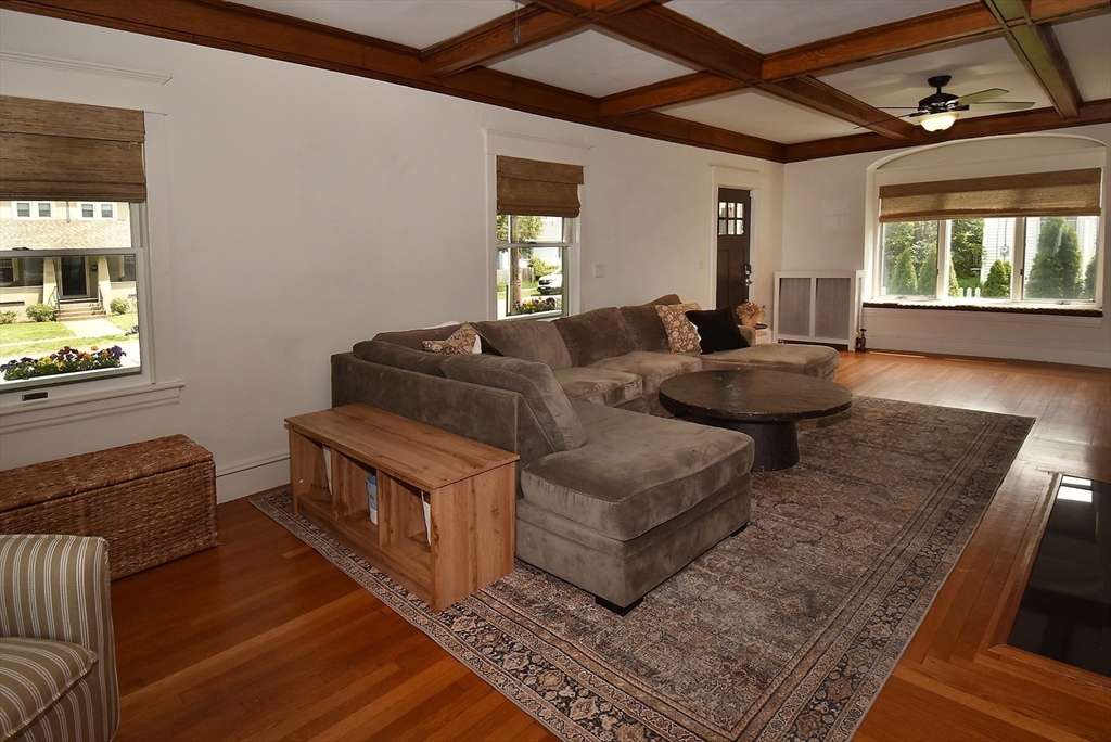 105 Edgewood Ave, Longmeadow, MA Photo #14