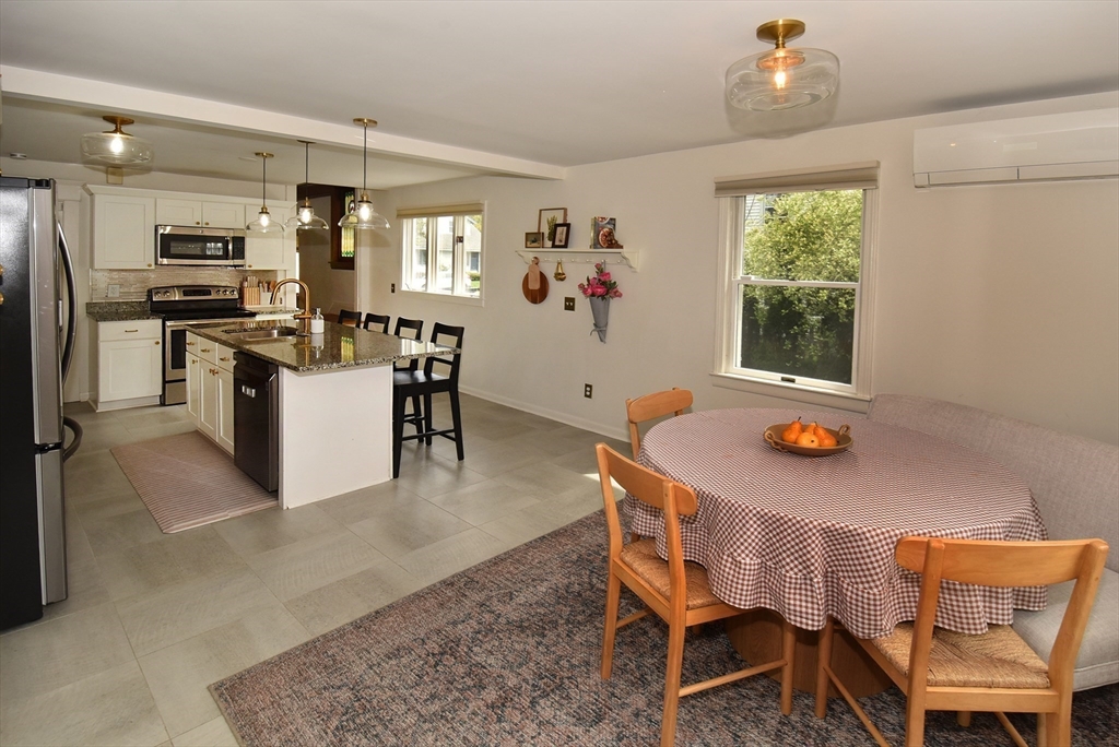 105 Edgewood Ave, Longmeadow, MA Photo #7