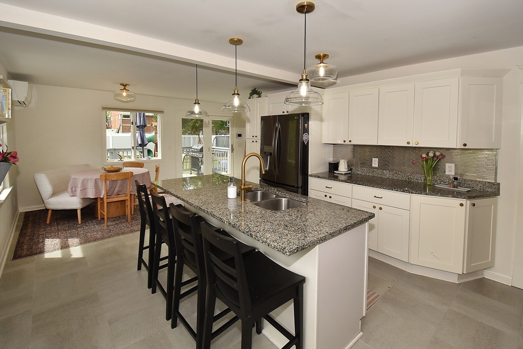 105 Edgewood Ave, Longmeadow, MA Photo #5