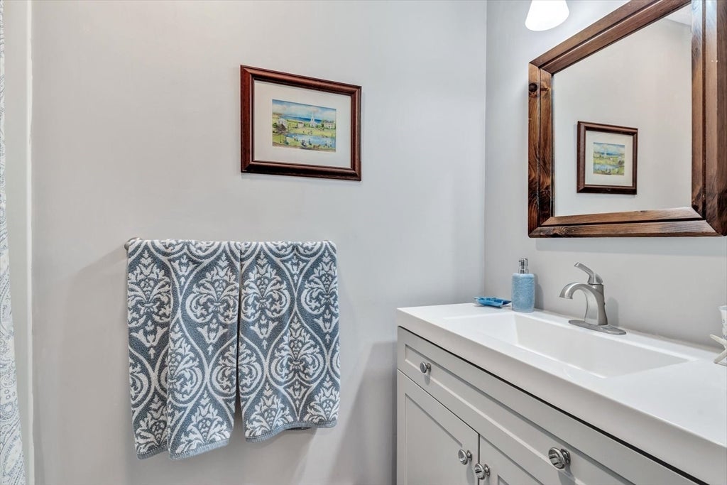 770 County Rd, Bourne, MA Photo #24