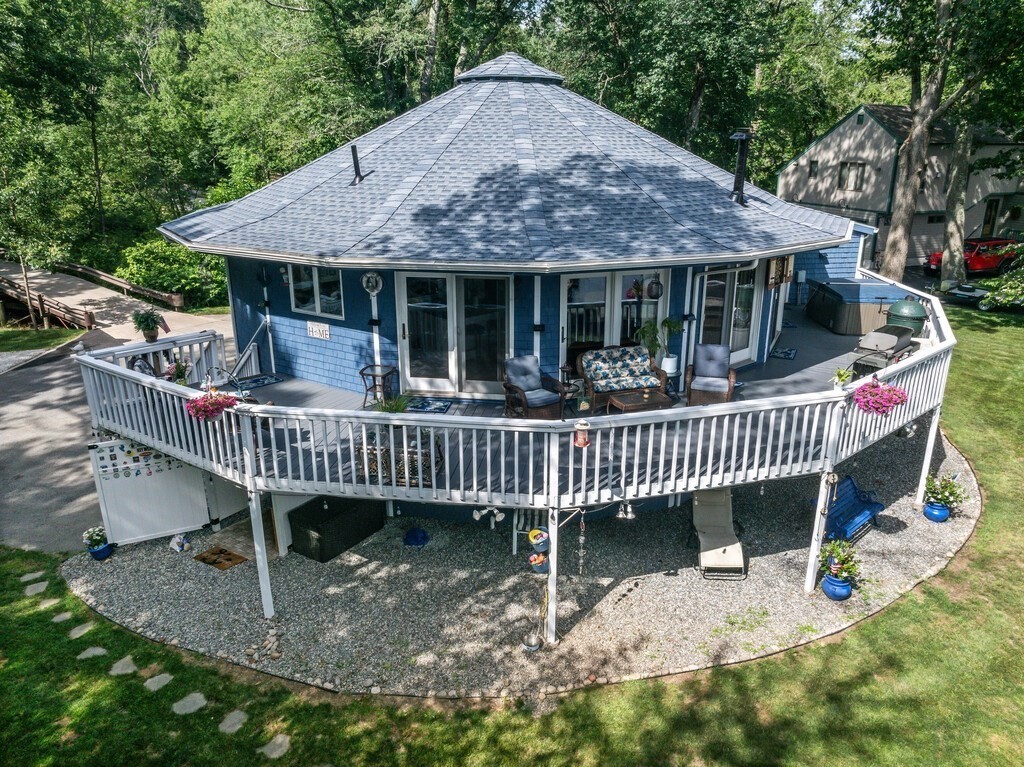 108 Pleasant Valley Rd