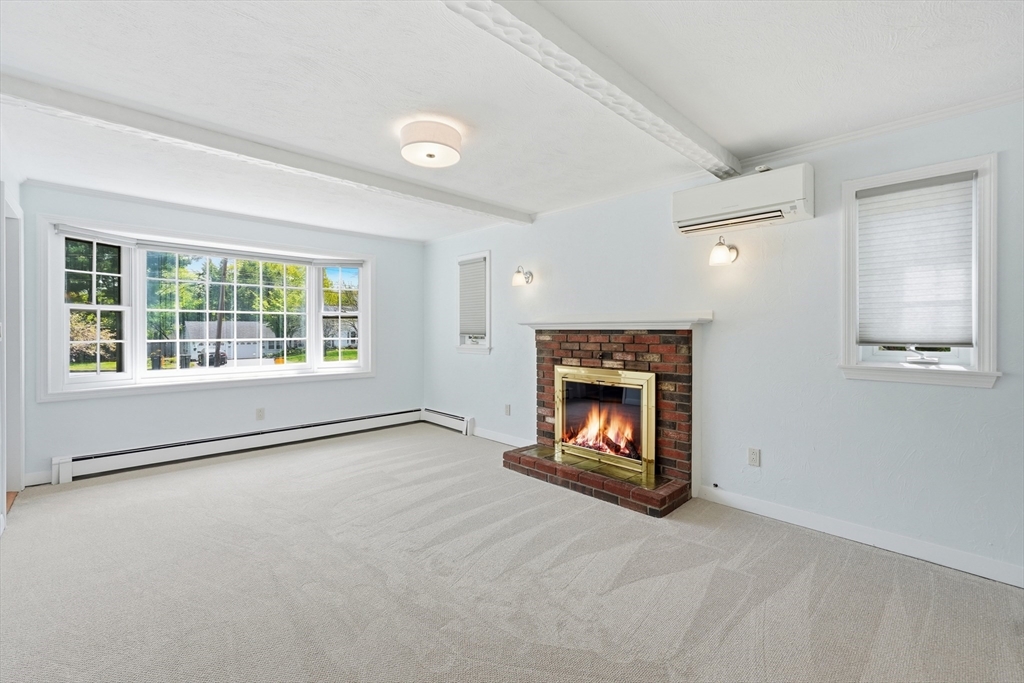 14 Lomas Dr, Framingham, MA Photo #2