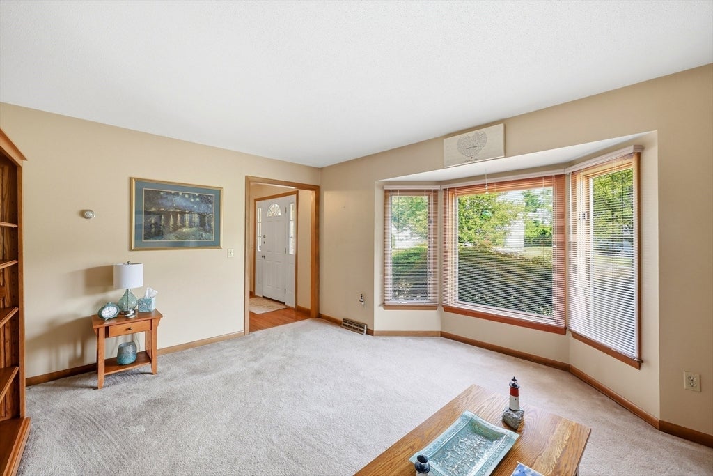 16 Lessard CIR, East Longmeadow, MA, 16 Lessard CIR, East Longmeadow, MA Photo #15