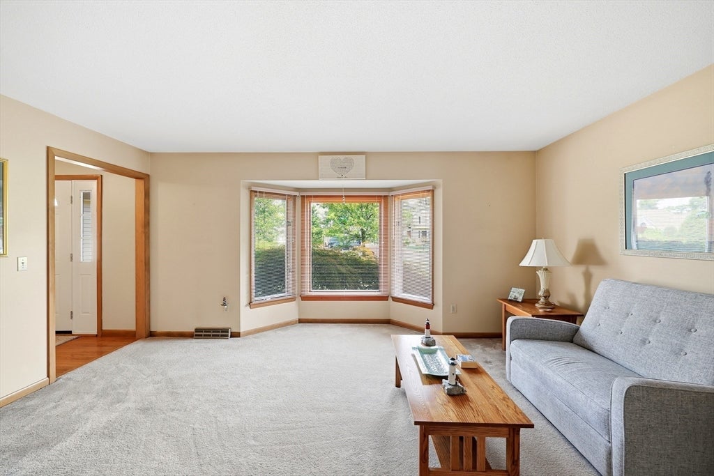 16 Lessard CIR, East Longmeadow, MA, 16 Lessard CIR, East Longmeadow, MA Photo #14