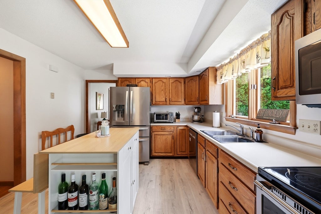16 Lessard CIR, East Longmeadow, MA, 16 Lessard CIR, East Longmeadow, MA Photo #34