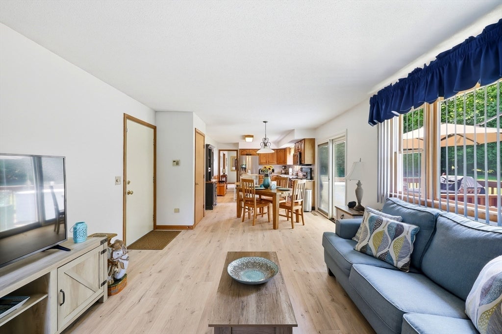 16 Lessard CIR, East Longmeadow, MA, 16 Lessard CIR, East Longmeadow, MA Photo #18