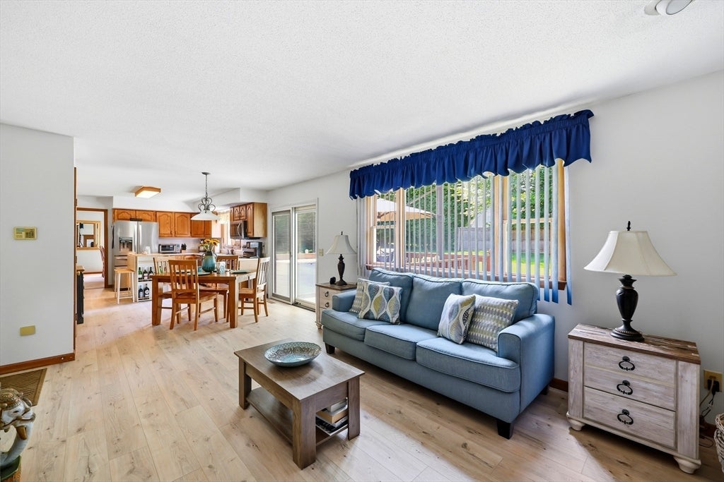 16 Lessard CIR, East Longmeadow, MA, 16 Lessard CIR, East Longmeadow, MA Photo #17