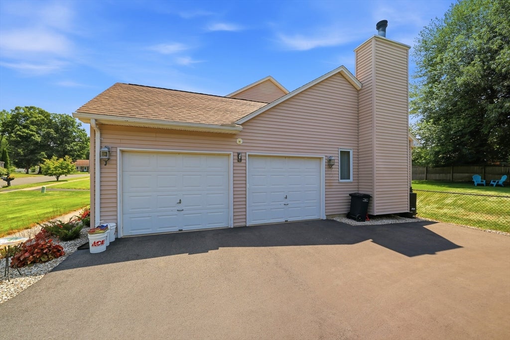 16 Lessard CIR, East Longmeadow, MA, 16 Lessard CIR, East Longmeadow, MA Photo #40