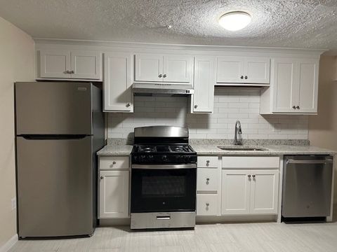 Photo of 362 Centre St #4, Quincy, MA 02169 (MLS # 73442287)