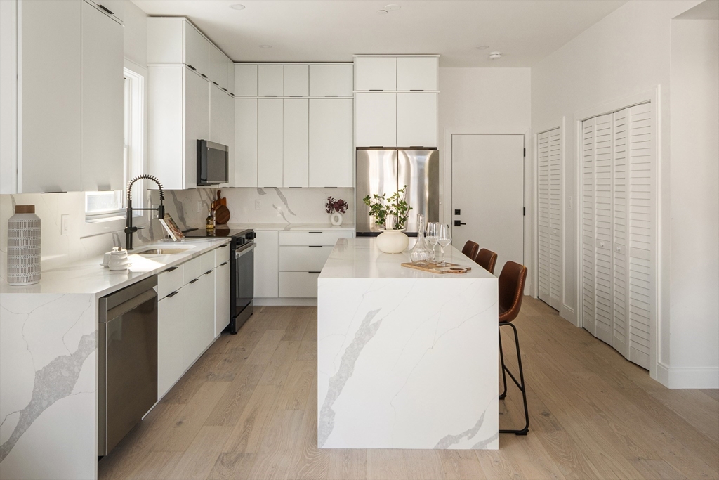 140 Shirley Street 201