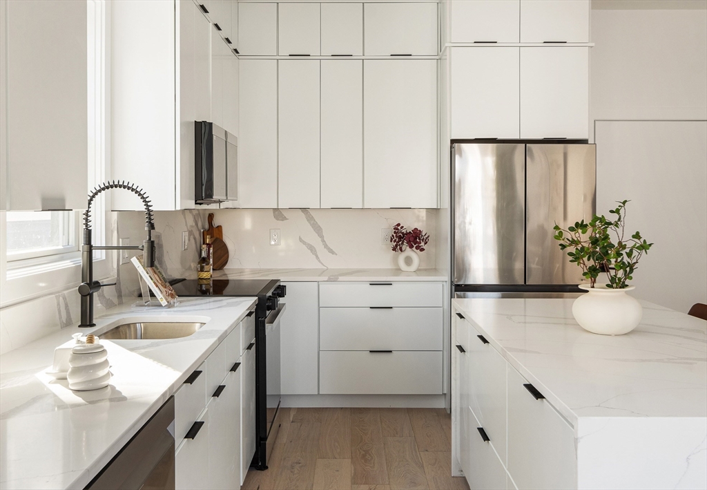 140 Shirley Street 201