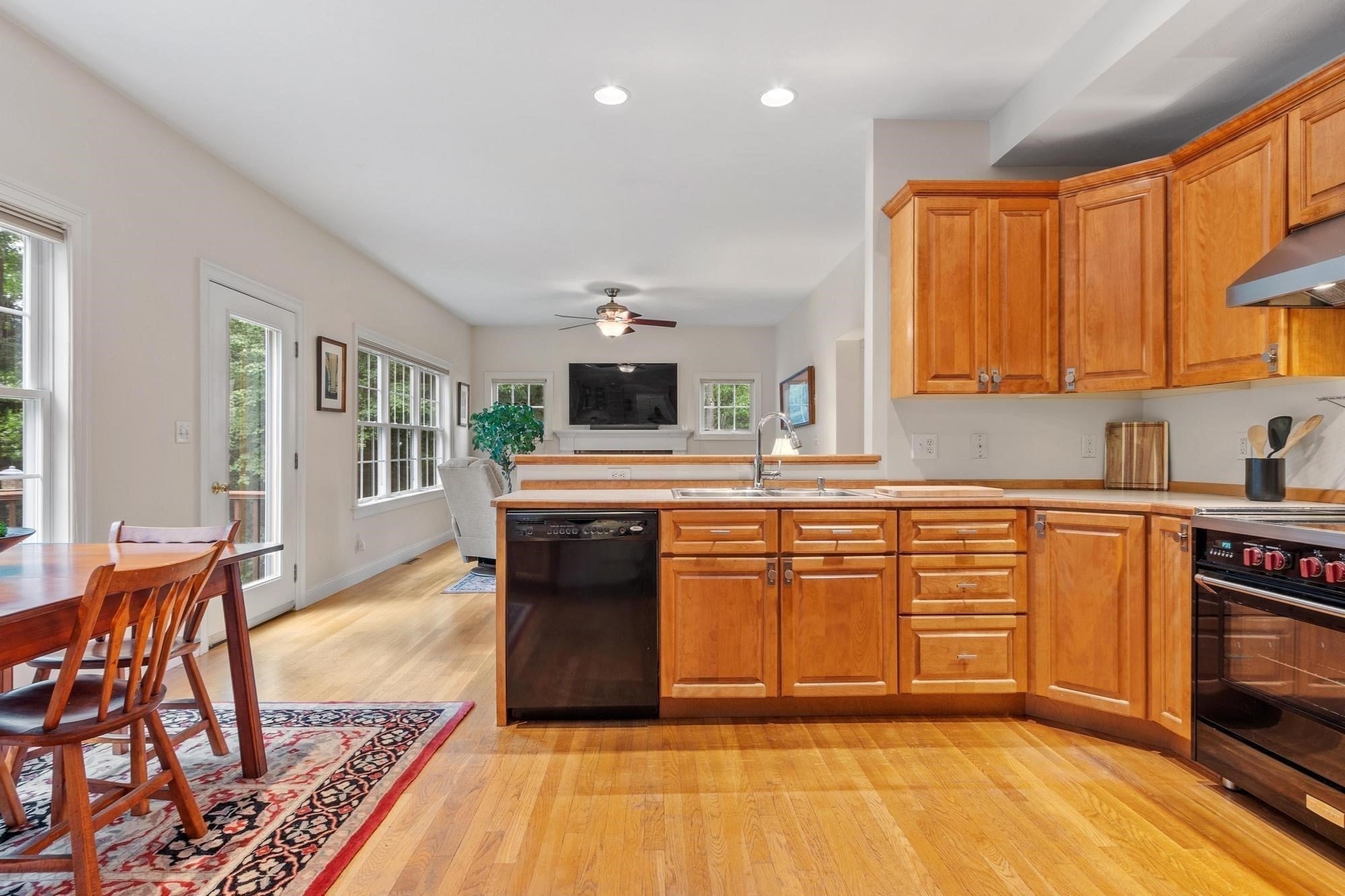 71 Nicolle Ter, Gardner, MA, 71 Nicolle Ter, Gardner, MA Photo #7
