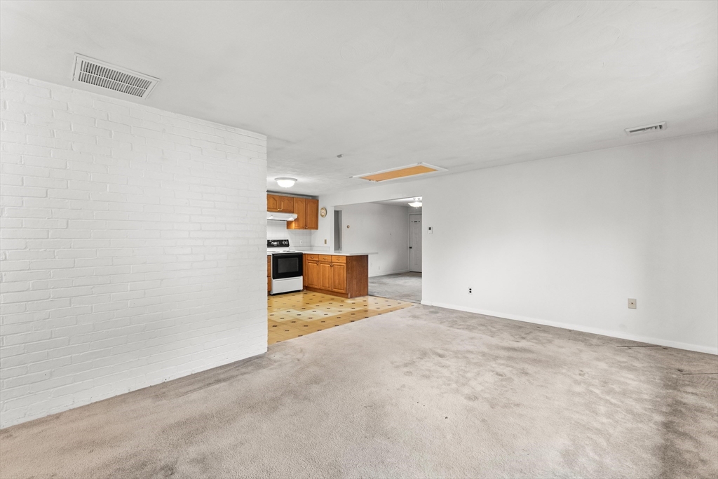 38 Stephen Dr