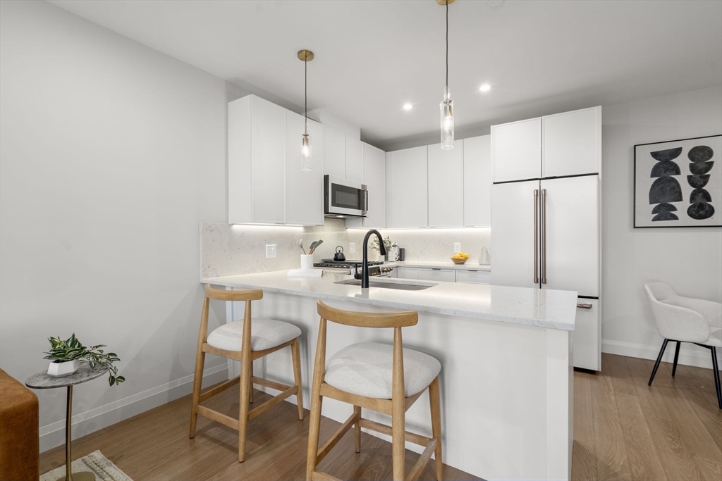 100 Lincoln Street 307