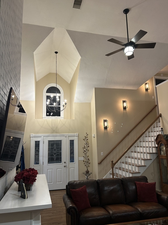 10 Lemore Avenue