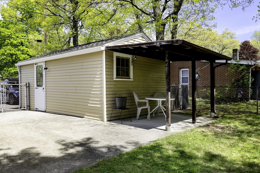 62 Lincoln Avenue, South Hadley, MA Photo #11