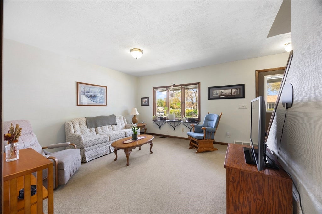 62 Lincoln Avenue, South Hadley, MA Photo #15