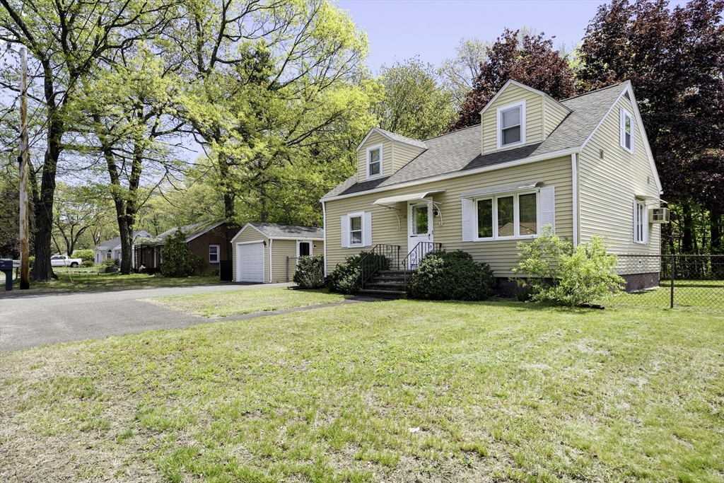 62 Lincoln Avenue, South Hadley, MA Photo #4