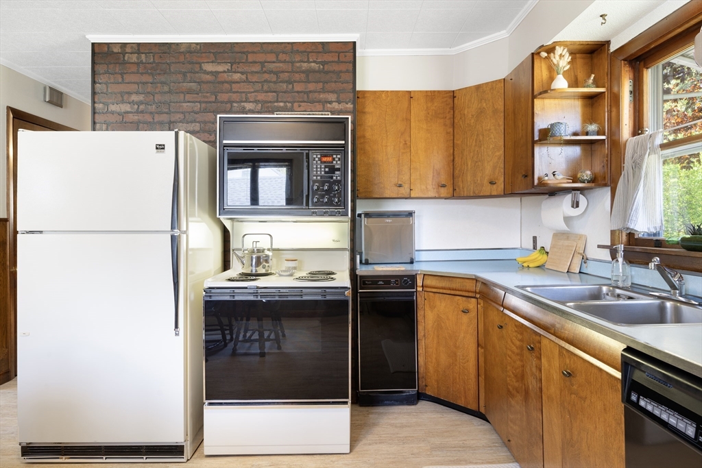 62 Lincoln Avenue, South Hadley, MA Photo #20