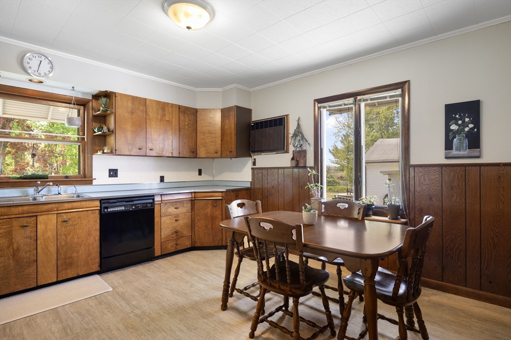 62 Lincoln Avenue, South Hadley, MA Photo #19