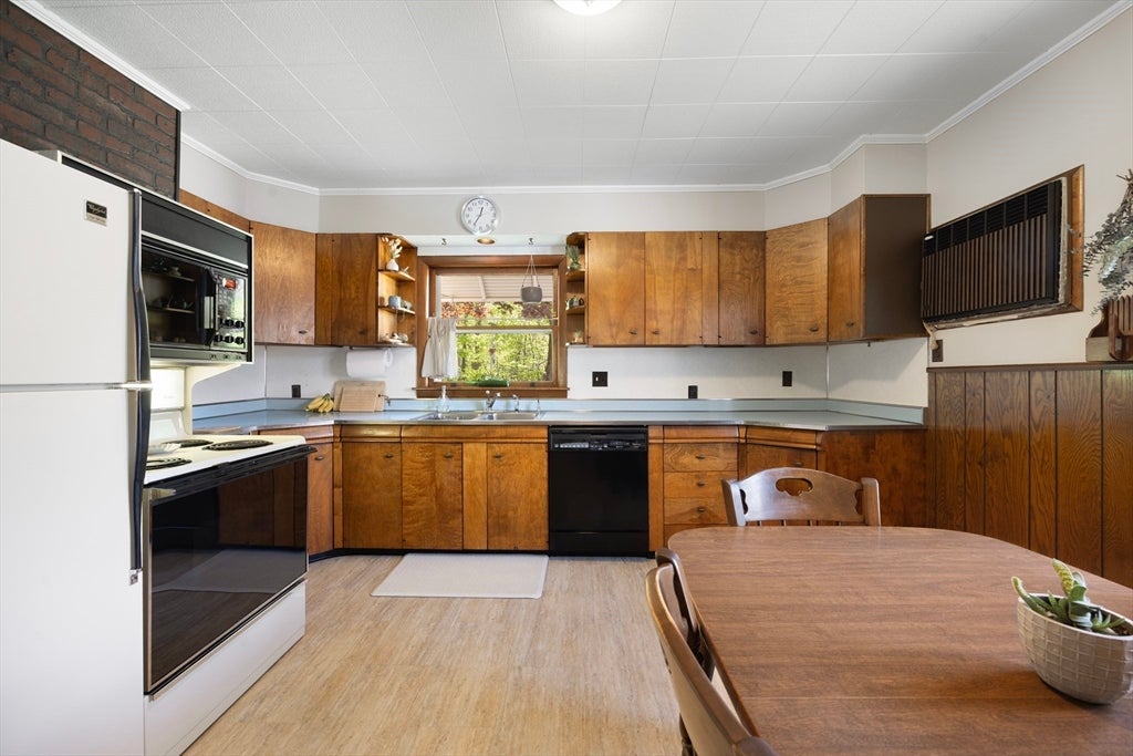 62 Lincoln Avenue, South Hadley, MA Photo #21