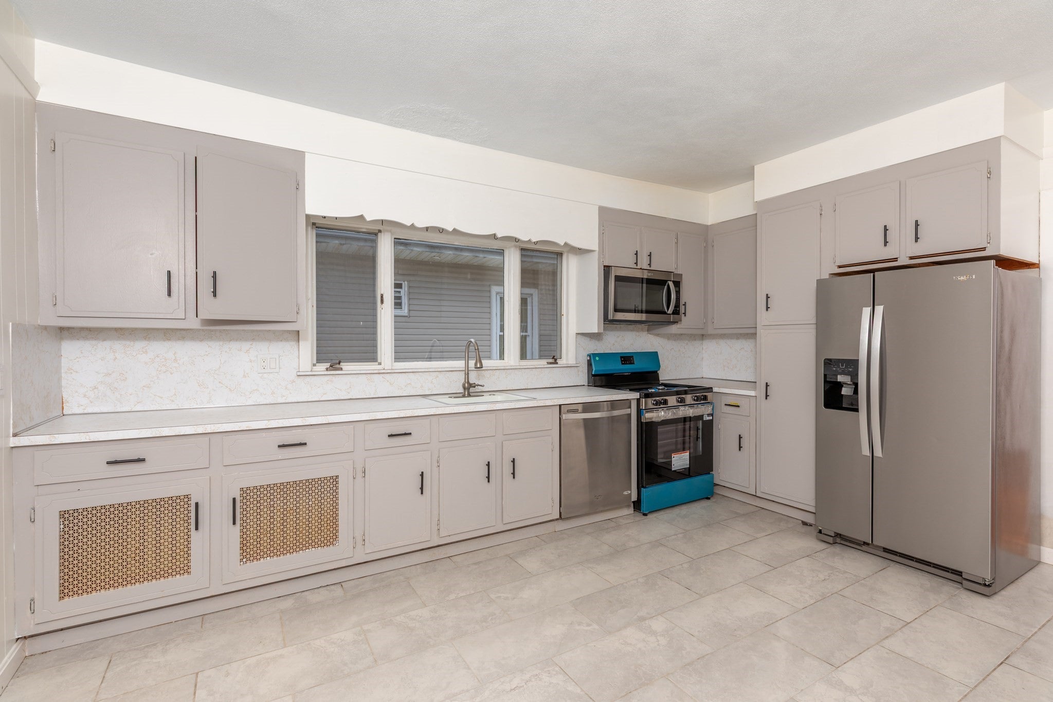 1738-1740 N Shore Rd, Revere, MA, 1738-1740 N Shore Rd, Revere, MA Photo #8