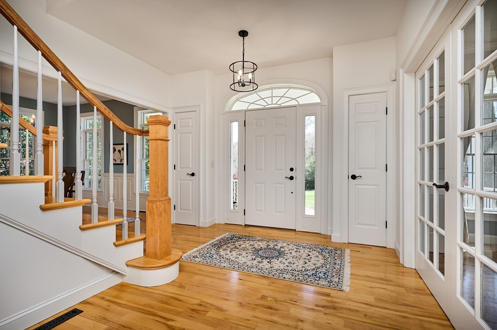 11 Dayton Ln