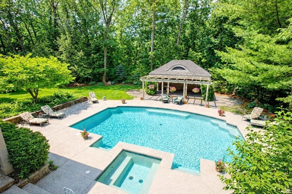 20 Cobblestone Place