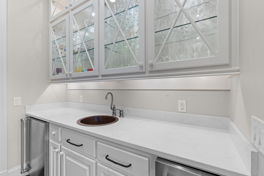 21 Bemis Street, Weston, MA Photo #10
