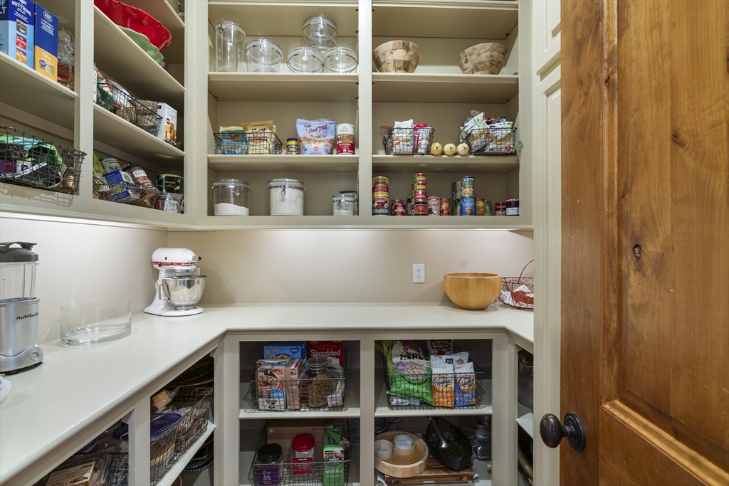 21 Bemis Street, Weston, MA Photo #11