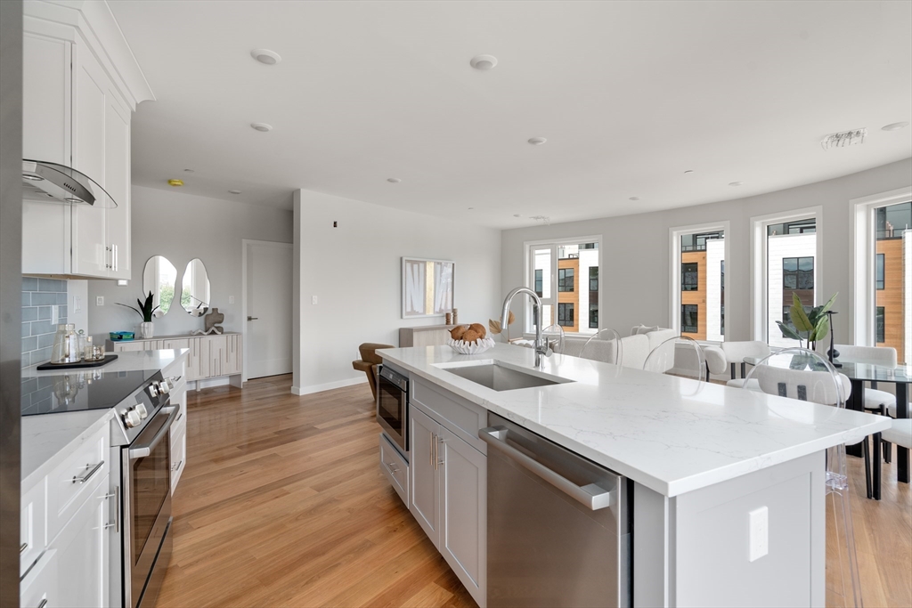 267 Old Colony 604