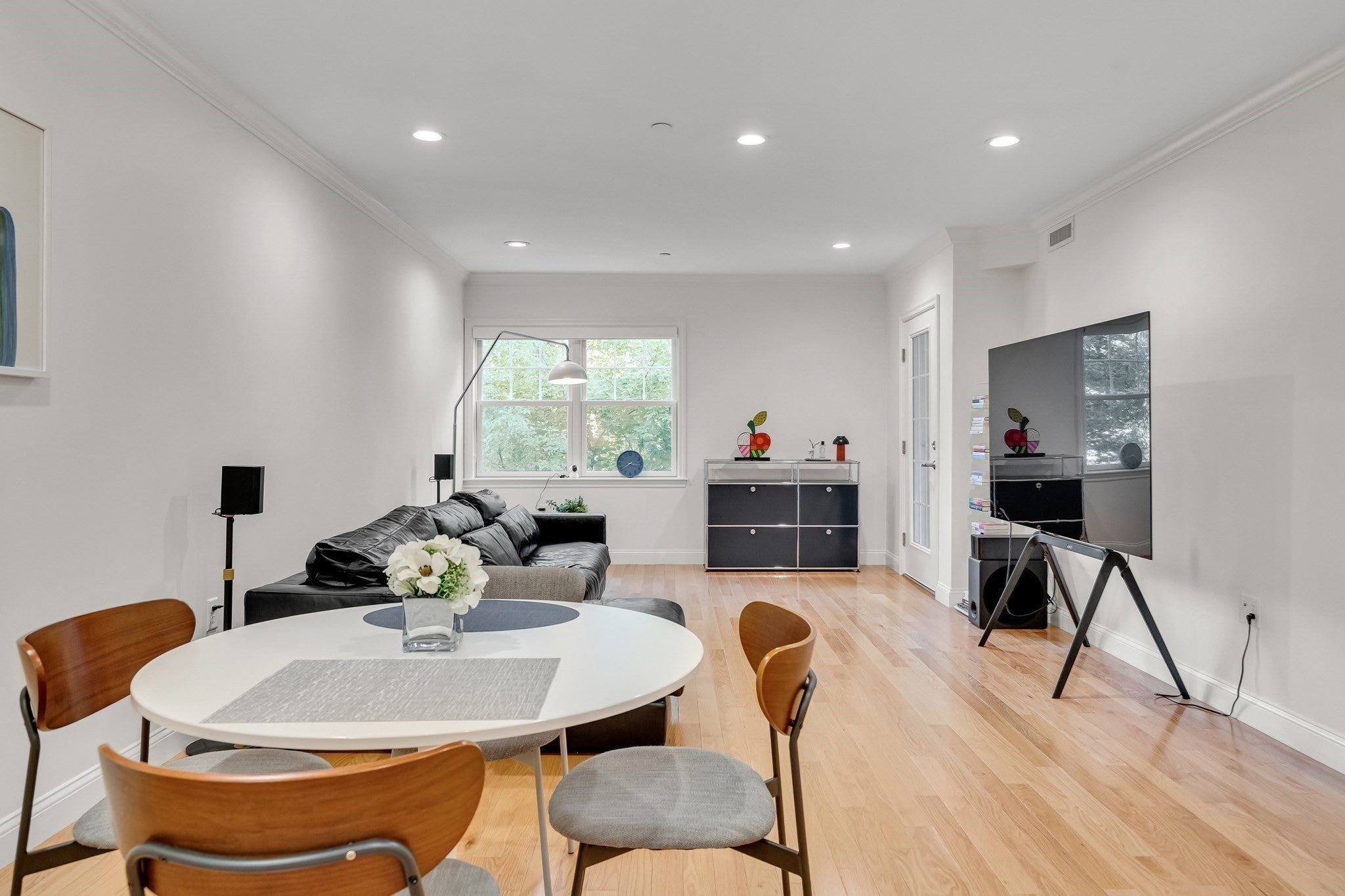2 Manor Terrace 216