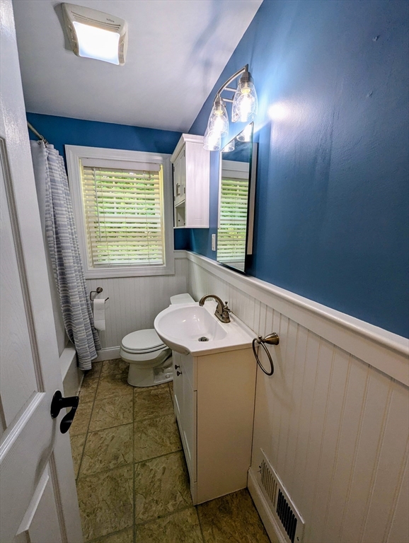 Franklin, Massachusetts 02038, United States, 4 Bedrooms Bedrooms, ,1 BathroomBathrooms,Residential,Pending,150367