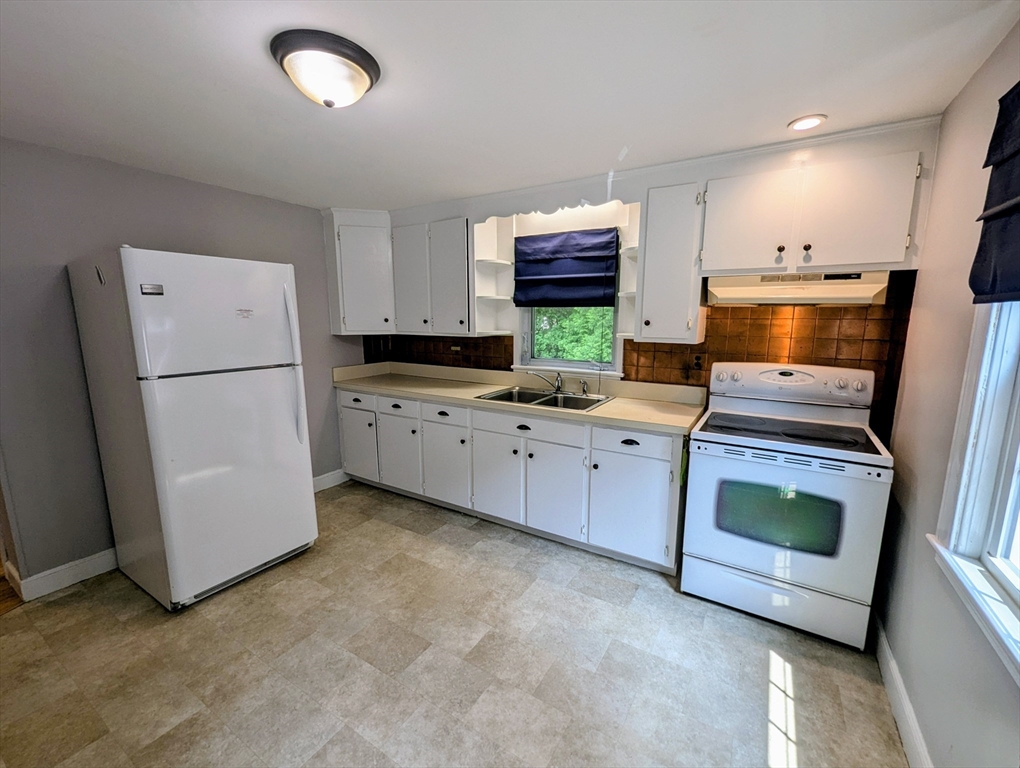 Franklin, Massachusetts 02038, United States, 4 Bedrooms Bedrooms, ,1 BathroomBathrooms,Residential,Pending,150367