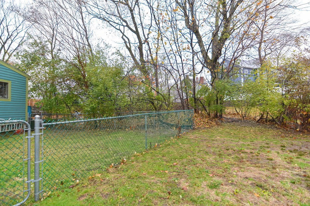 Photo 16 of 33 of 132 Forest Street house