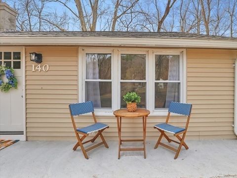 140 Highland Ave Russell MA 01071