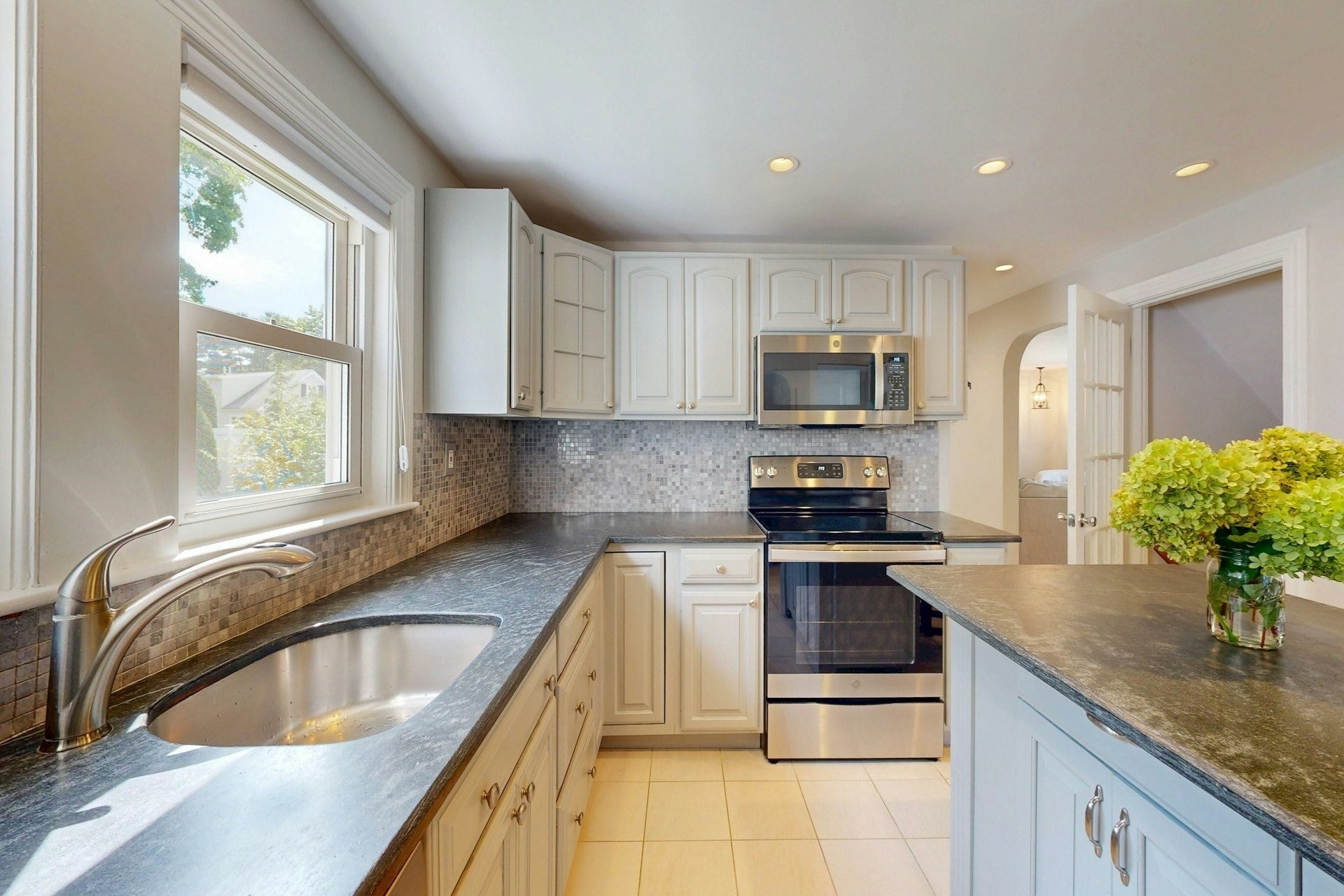 3 Remsen Ave, Medfield, MA, 3 Remsen Ave, Medfield, MA Photo #4