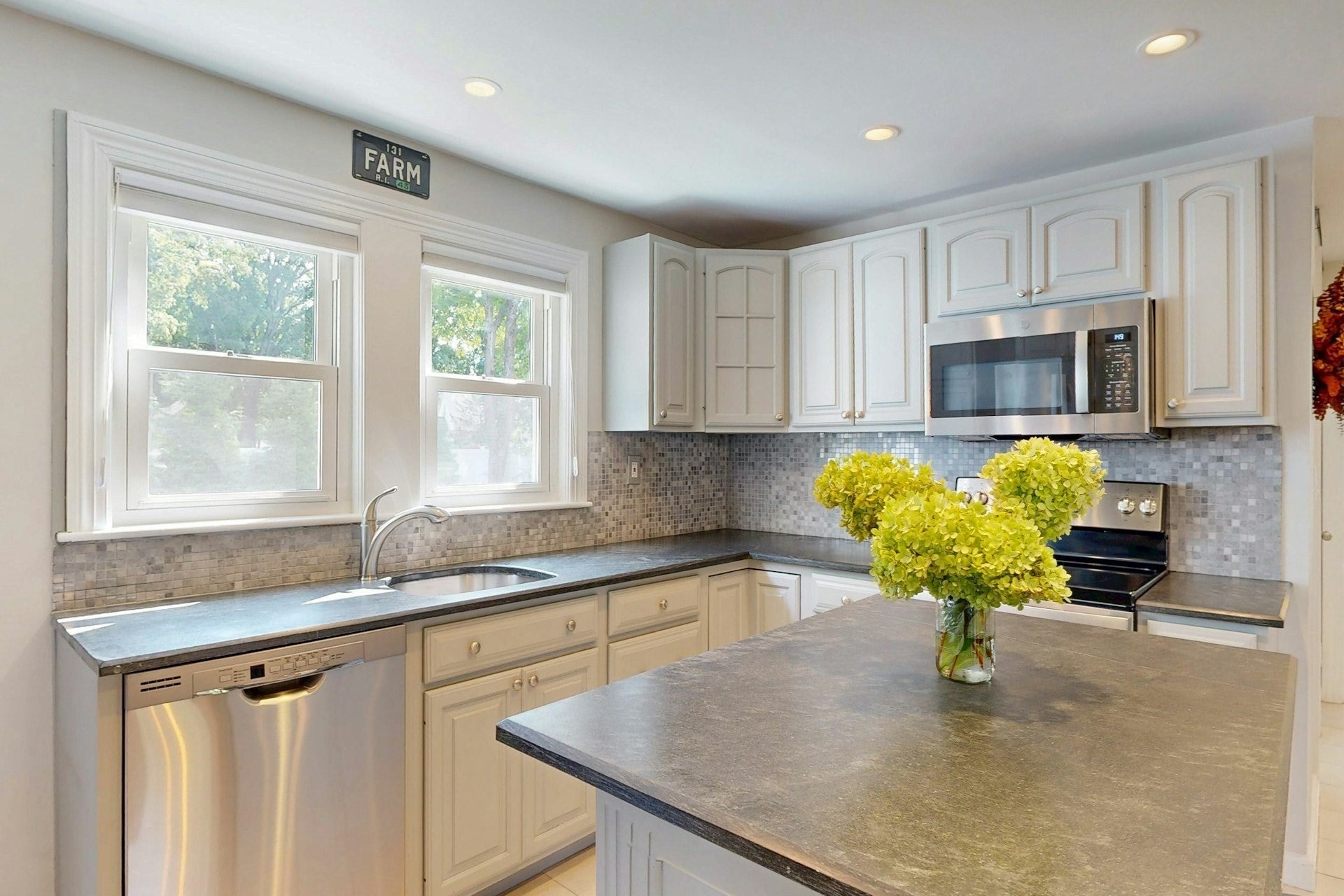 3 Remsen Ave, Medfield, MA, 3 Remsen Ave, Medfield, MA Photo #5