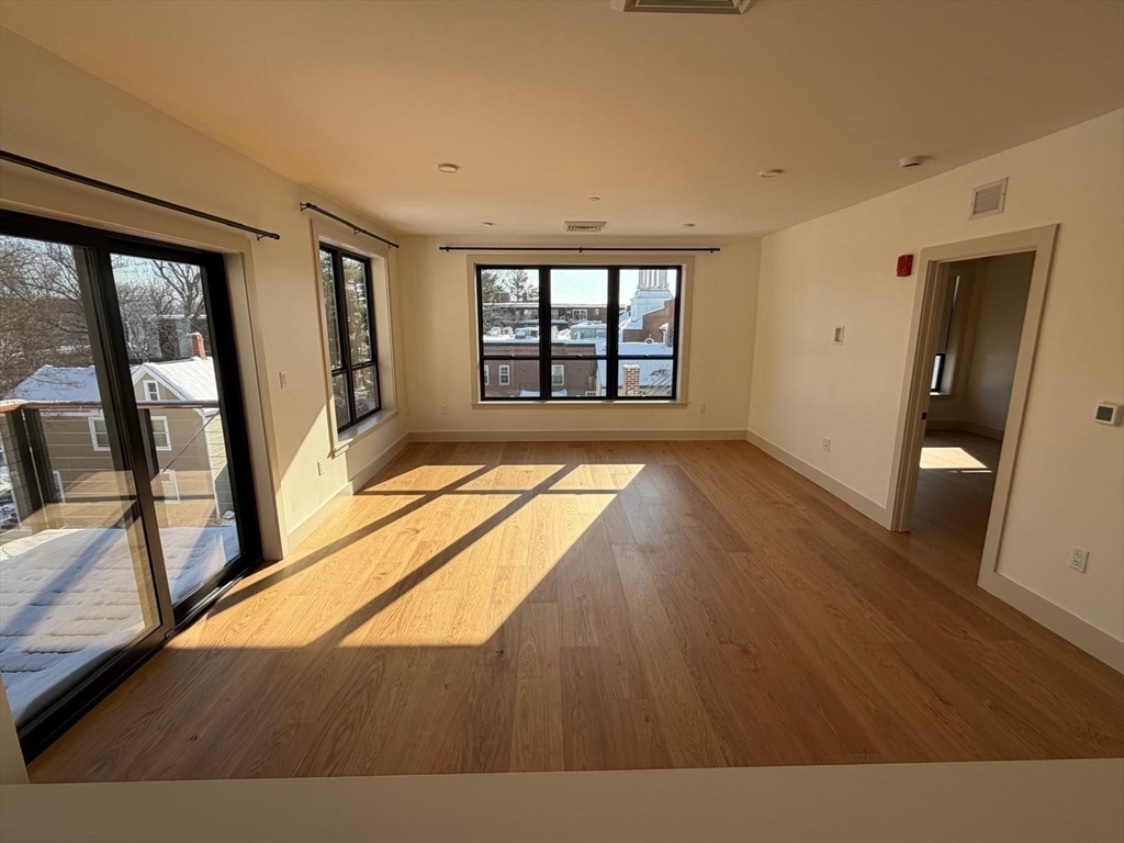 1025 Massachusetts 302