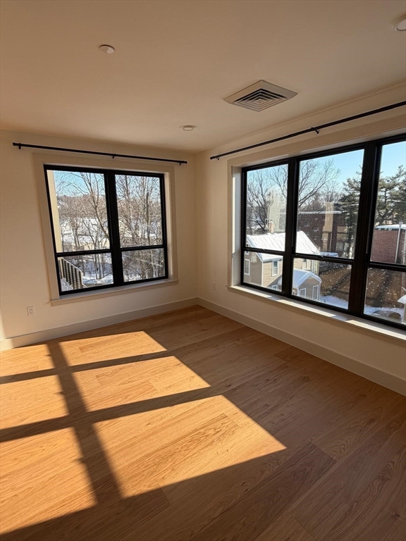 1025 Massachusetts 302